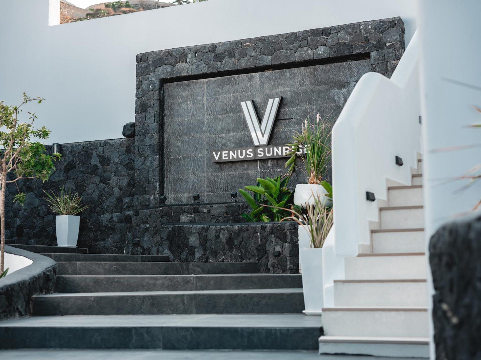Venus Sunrise Suites & Villas Vourvoúlos Dış mekan fotoğraf