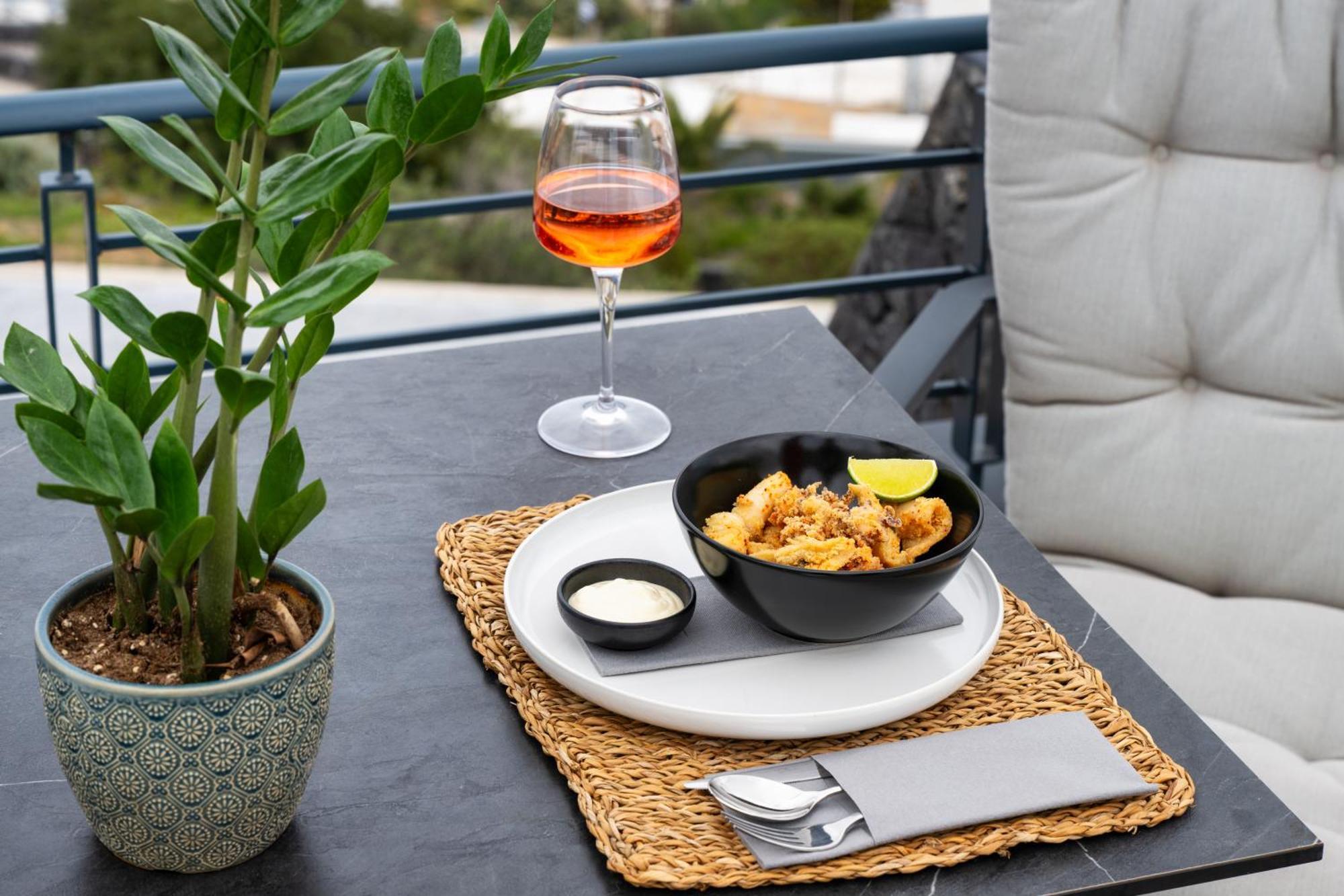 Venus Sunrise Suites & Villas Vourvoúlos Dış mekan fotoğraf